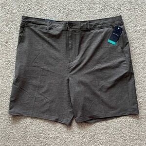 NWT Trinity Coast Gray Mens Shorts Size 40